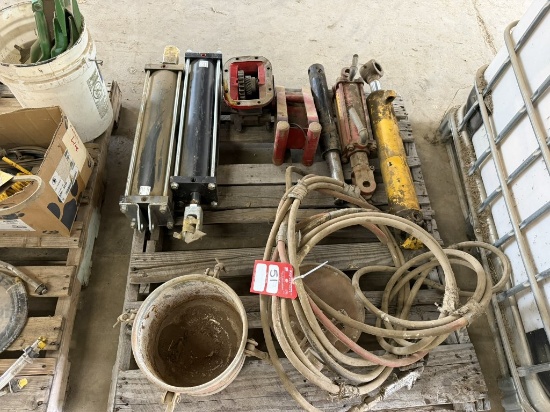 Hydraulic cylinders, gear box, hoses