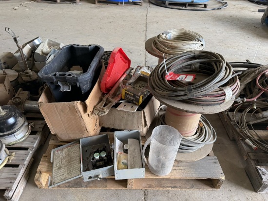Assorted electrical items