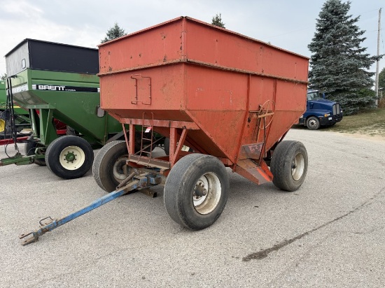 Kilbros gravity wagon on KB 1386 running gear with extensions