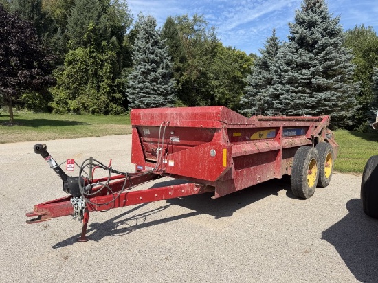 New Holland 195 manure spreader