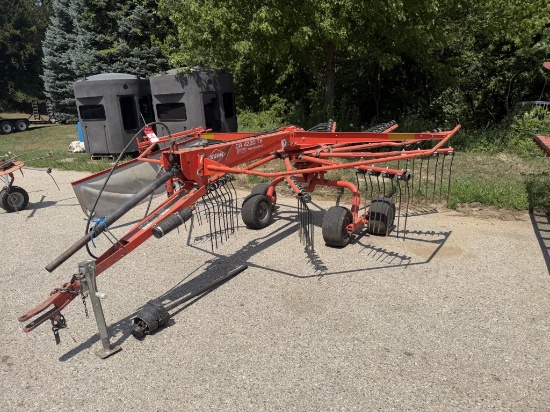 Kuhn GA4220TH Master Drive hay rake