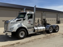 2016 Kenworth T880 Semi Truck