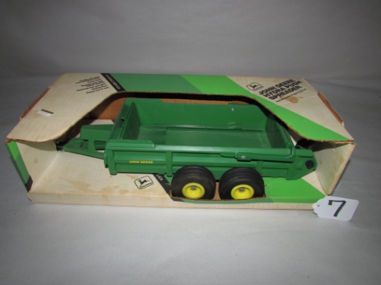 Ertl JD Hydra Spreader 1/16 scale 1985 stock #549