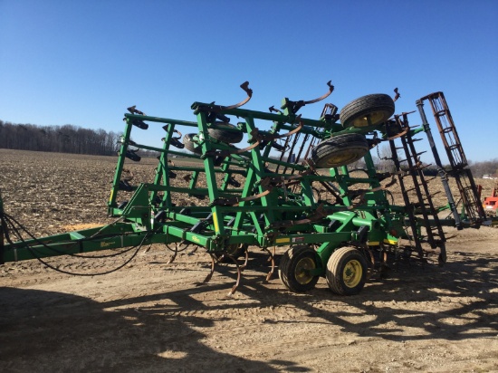 JD 980 26 ½’ field cultivator