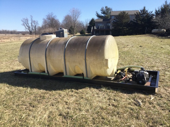 1000 gal. poly nurse tank & Honda transfer pump