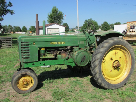 JD B Early Styled Tractor
