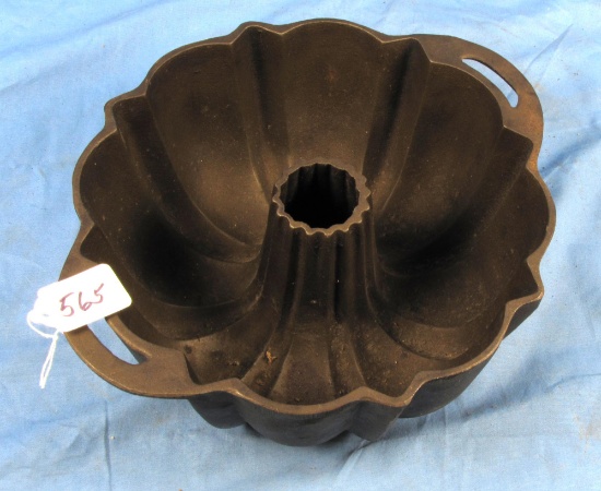 Unmarked Bundt Cake Pan