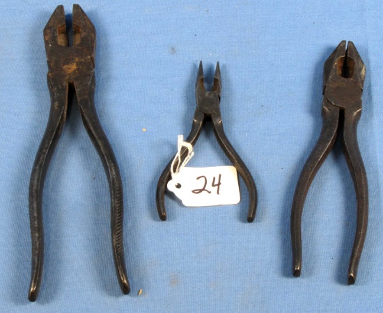 (2 Pr) Lineman's Pliers; De & Needle Nose Pliers; De-76