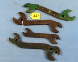 Lot: 4 Wrenches: Jd50; Jd51; Jd52 & Deere (green)