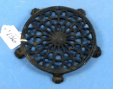 Old Lace Trivet; Sm.; P/n 1738; Griswold