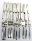 LOT: 19 pieces of Simmons silverware