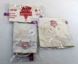 LOT: 2; KK; nail aprons & 1 DE; nail apron