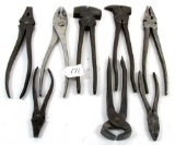 LOT: 8; KK; hand tools; staple puller; fencing pliers; pliers & wire cutters; carpenter pincher; lin