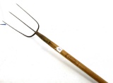 DE; No. DEO 34B; 3-tine hay fork