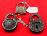 LOT: 3; Oak Leaf; padlocks; 1 w/key