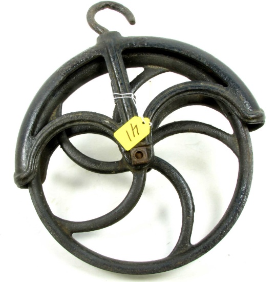 Simmons; S.H. Co. well pulley; No. 12; never seen one of these pulleys before