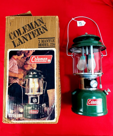 Coleman Double Mantle Lantern (1981) (m#220k195) W/original Box