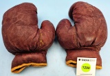 Pair of adult Simmons boxing gloves