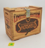Federal Ducks unlimited 1 of 3,600, 12 gauge, 200 rounds w/ plastic carrying case and wooden box 198