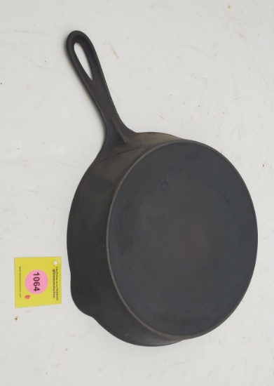 Skillet: "Wagner", Block lettering, Marked 8, w/ heat ring.