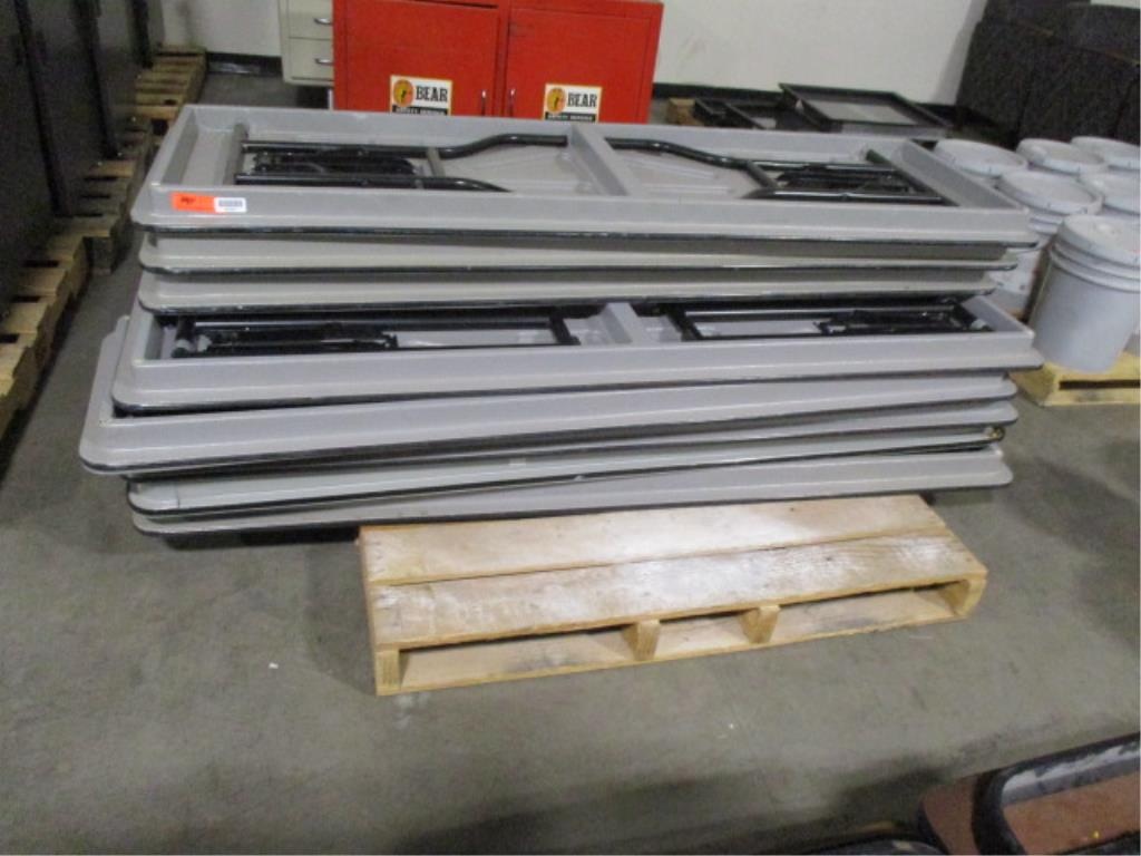 (P) Approx.(13) Folding Tables