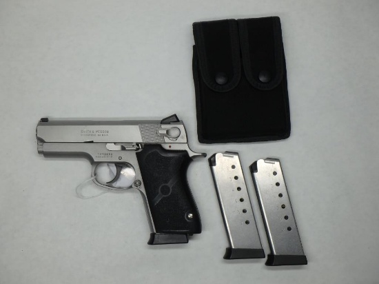 S&W 4516-2 PISTOL 45 SN: VCH3156 W/ 3 MAGS,