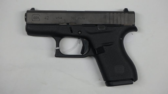 GLOCK 42 PISTOL 380 SN: ABAP614 W/ MAG, GOOD