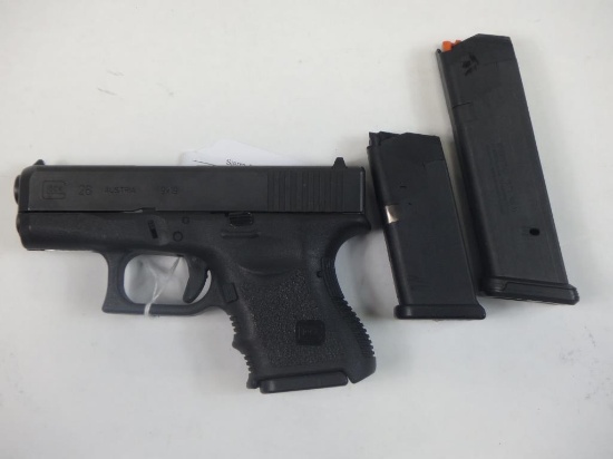 GLOCK 26 PISTOL 9MM SN: DYF183US W/ 3 MAGS, GOOD