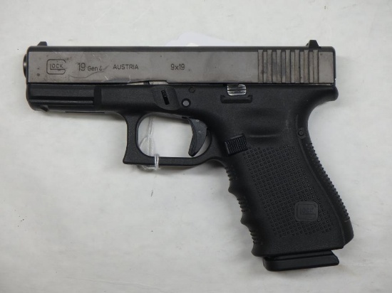 GLOCK 19 GEN4 PISTOL 9MM SN: BBWX407 W/ MAG,