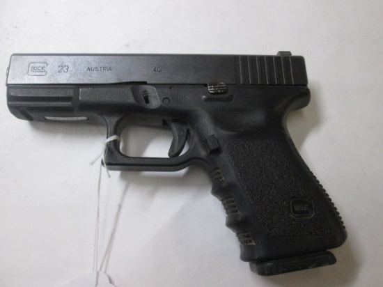 GLOCK 23 PISTOL 40 SN: GVU867 W/ MAG, POOR