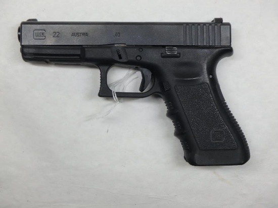 GLOCK 22 PISTOL 40 SN: KSH428 W/ MAG, AVERAGE