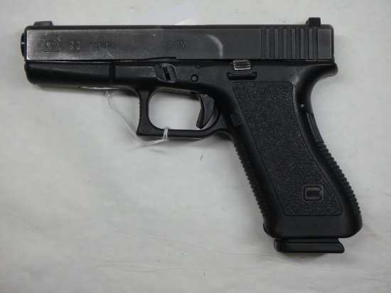 GLOCK 22 PISTOL 40 SN: BFT609US W/ MAG, FAIR
