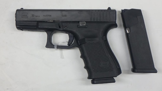 GLOCK 19 GEN4 PISTOL 9MM SN: XBP593 W/ 2 MAGS,
