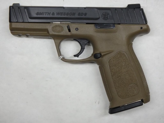 S&W SD9 PISTOL 9MM SN: FZD0691 W/ MAG, AVERAGE