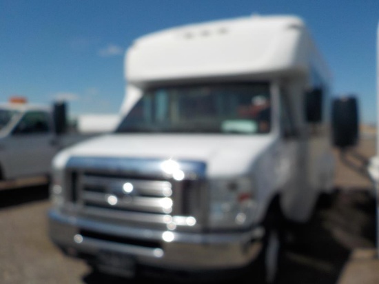 2013 Ford E-350 Shuttle Bus