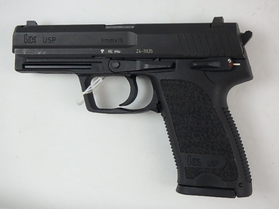 HK USP PISTOL 9MM SN: 24-11135 W/ MAG, GOOD