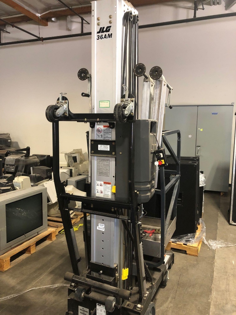 JLG lift
