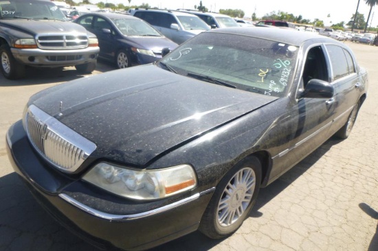 2011 Lincoln Town Car