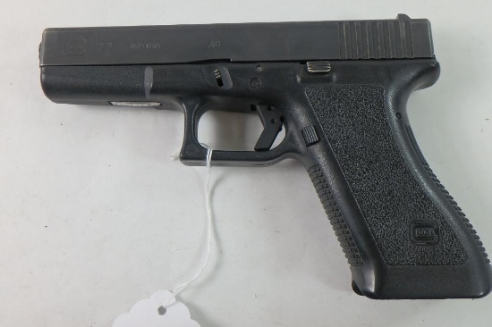 GLOCK 22 PISTOL 40 S&W