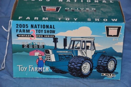 Ertl 1/ 32 Scale Toy Farmer Oliver 2655 4WD Tractor