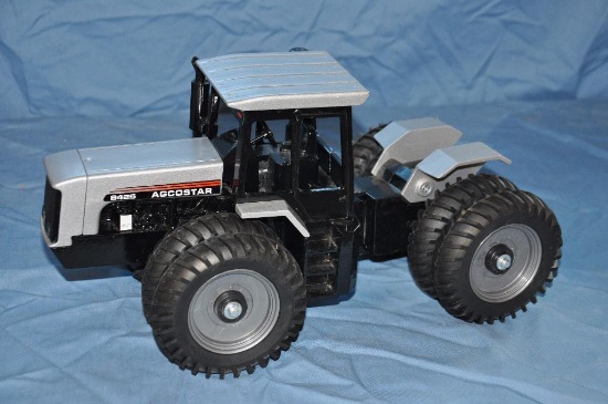 Scale Models 1/16 Scale AgCOstar 8425 4WD Tractor