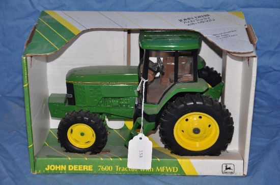 Ertl 1/16 Scale John Deere 7600 Tractor