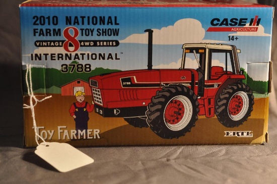 Ertl 1/32nd Scale Toy Farmer 3788 Tractor
