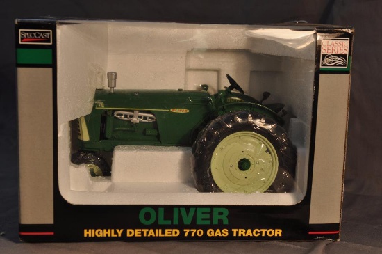 Spec Case 1/16th Scale Oliver 770 Tractor