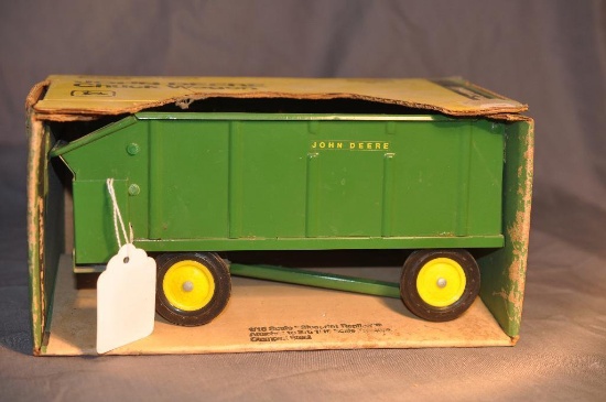 Ertl 1/16th Scale Chuck Wagon