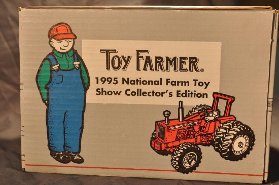 Ertl 1/16th Scale Toy Farmer Allis Chalmers Two-Twenty