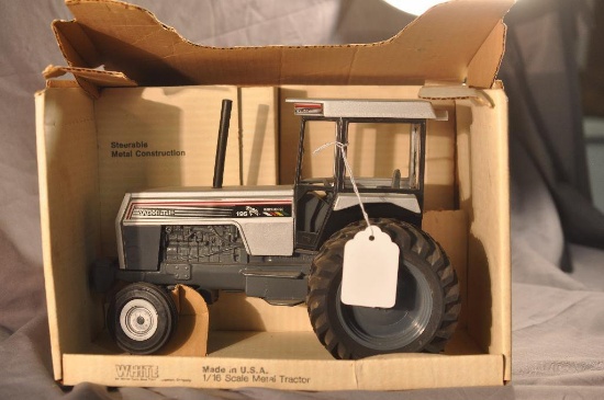 Scale Models 1/16th Scale White 195 Workhorse Tractor