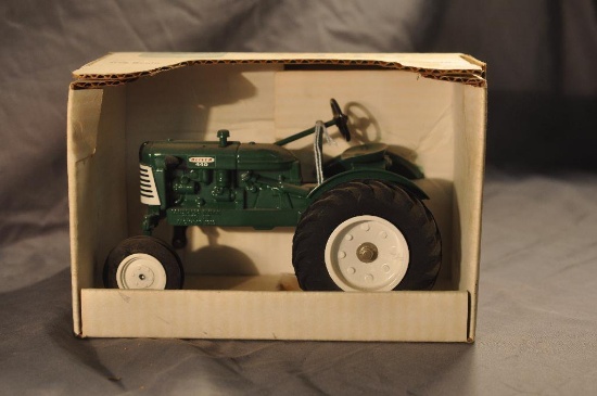Spec Cast 1/16th Scale Oliver 440 Tractor