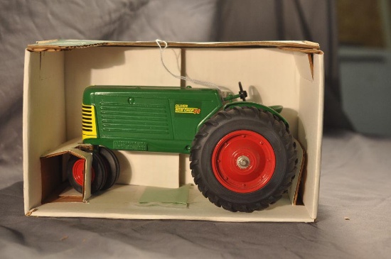 Spec Cast 1/16th Scale Oliver Row Crop 66 Tractor