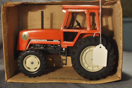 Ertl 1/16th Scale AC 8010 MFWD Tractor